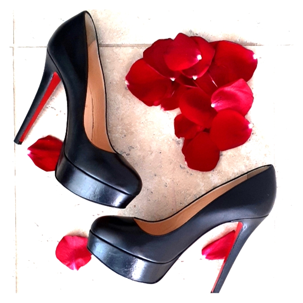 Christian Louboutin Patent Leather Pumps Size 37,5